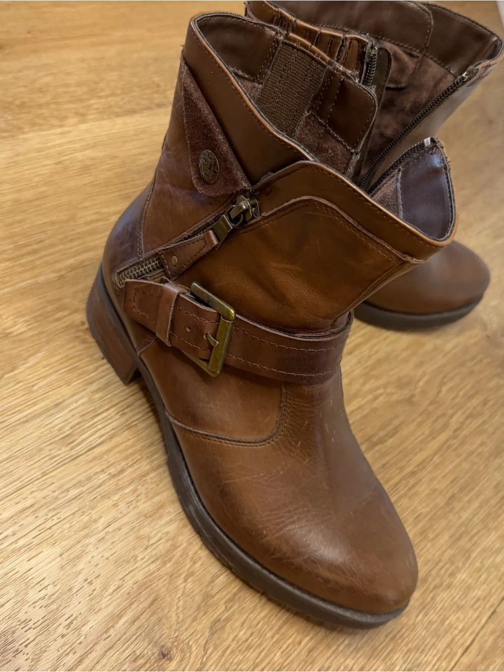 Earth Drumlin Woman’s Brown Leather Zip Ankle Boots size 8 buckle comfort